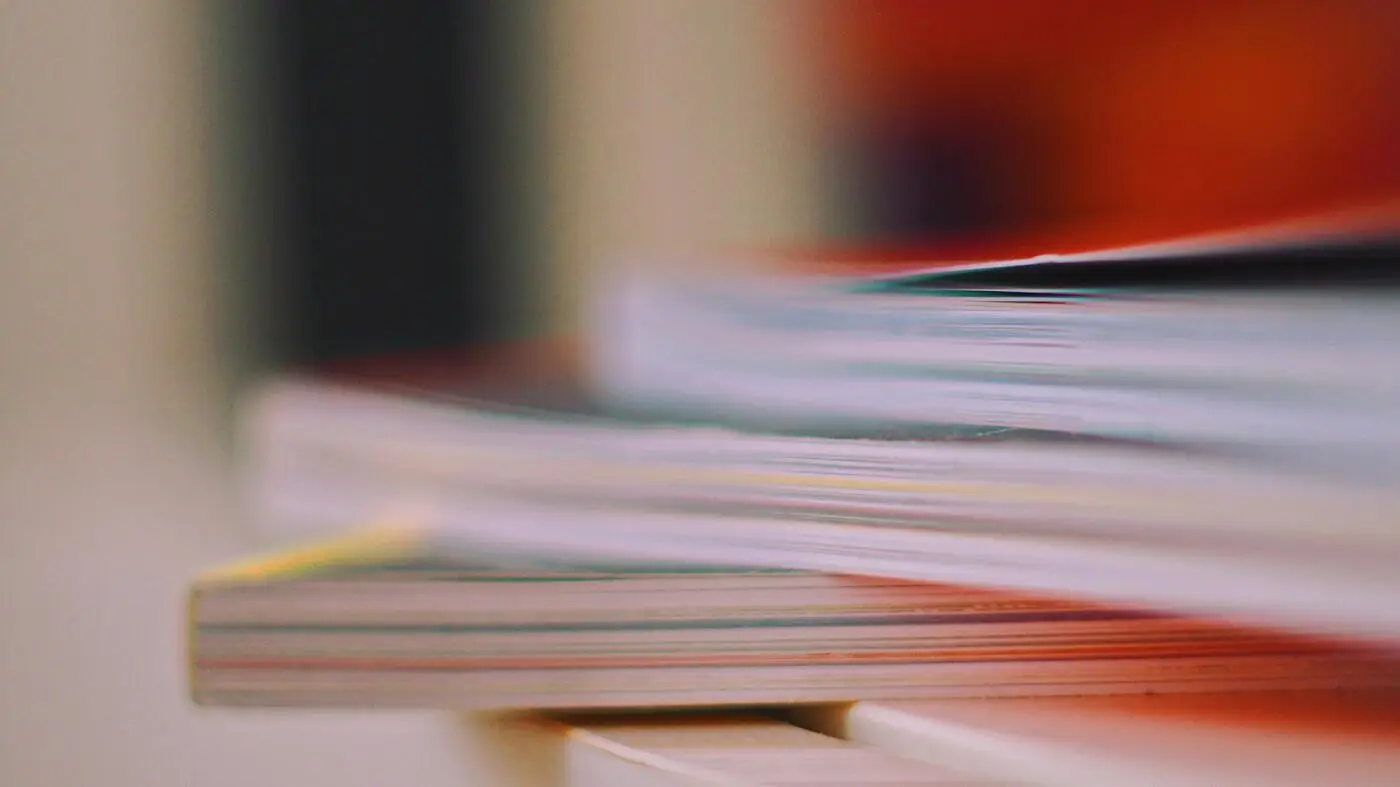 5 autores best-sellers de livros acadêmicos da Editora Dialética para se inspirar