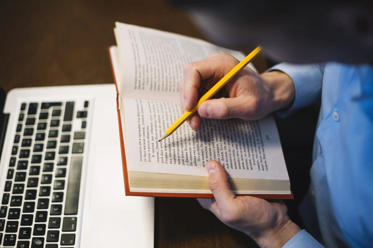 10 benefícios em publicar seu artigo científico como capítulo de livro